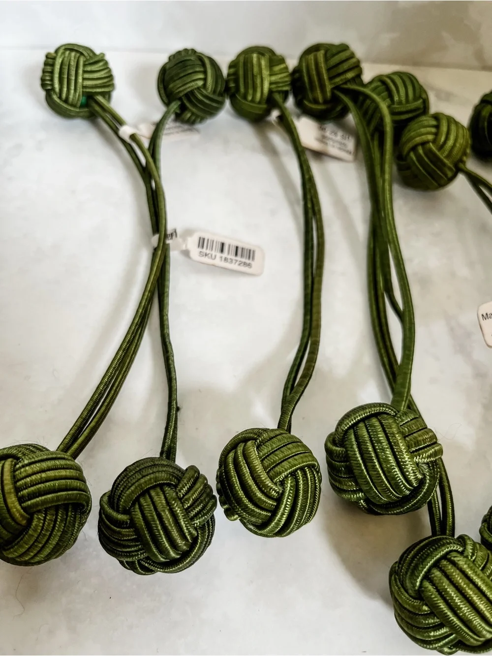NWT Green Silk Knot Napkin Rings - Set of 8